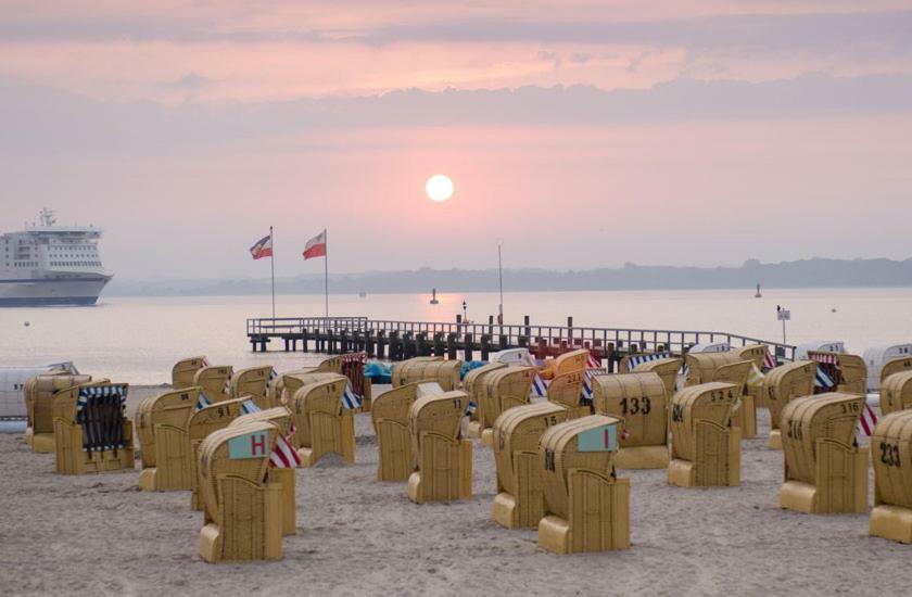 Seaside Mit Ostseeblick Любек Екстериор снимка